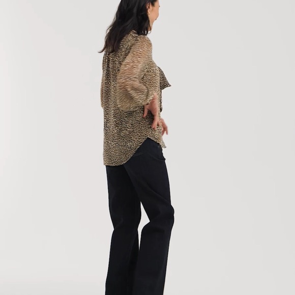 Chico’s Leopard Print Bow Tie Blouse Large - Picture 7 of 13